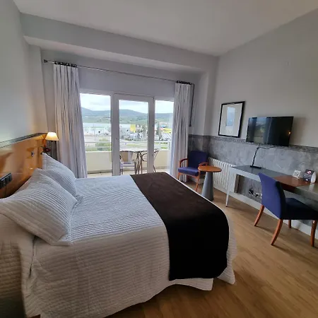 阿扎尔酒店 3* 普拉森西亚