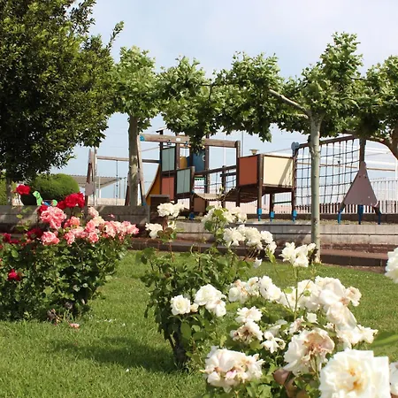 Ξενοδοχείο Azar