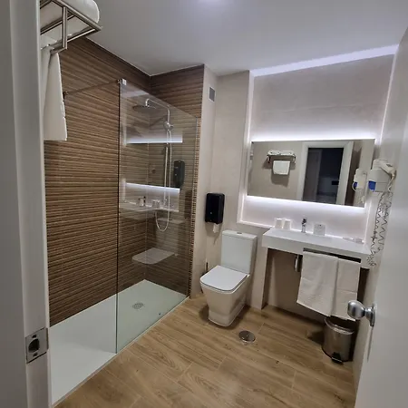 Hotel Azar 3*