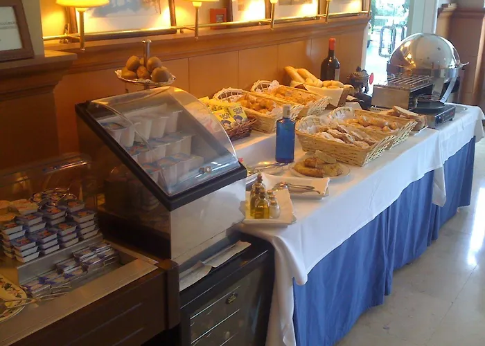 Hotel Azar Plasencia